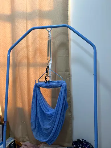 Portable baby hammock/cradle with stand - good condition
