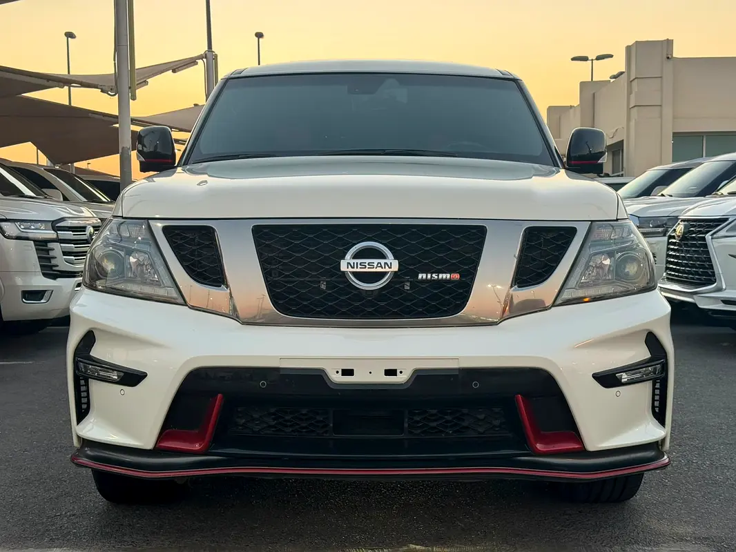 Nissan Patrol 2016 — photo 1 of 20