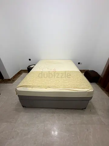 Queen size mattress with base - good condition