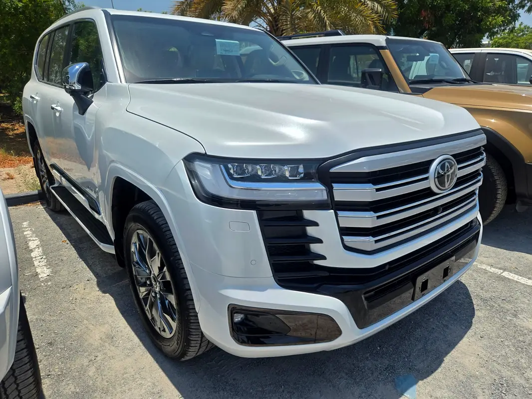 Toyota Land Cruiser 2025 — photo 1 of 9