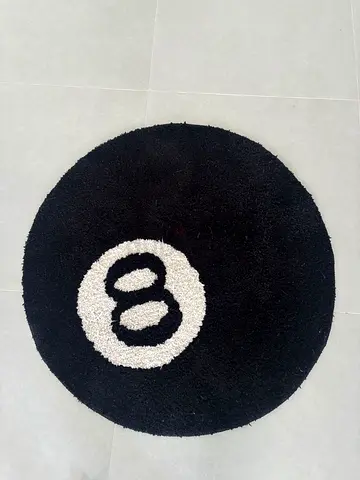 8ball rug perfect condition