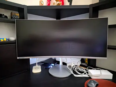 Samsung 34 inch Ultra OLED monitor