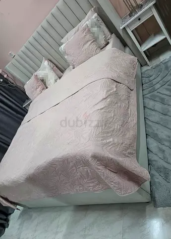 King size bed set 7pcs excellent condition