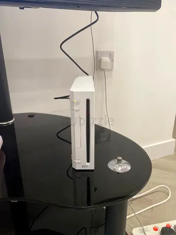 Nintendo Wii console (white) in good condition