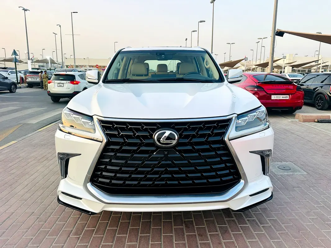 Lexus LX-Series 2021 — photo 1 of 20