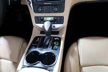 صورة 15 لـ 2015 Maserati GRANCABRIO