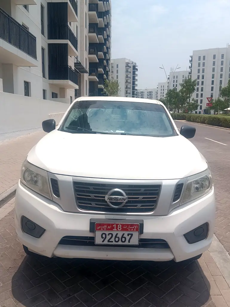 Nissan Navara 2018 — photo 1 of 6