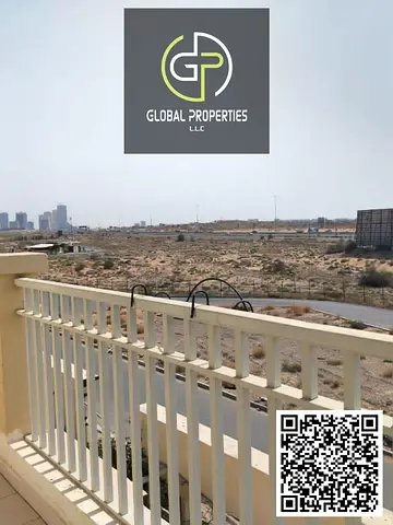 Ready To Move Townhouse For Sale in Uptown on Payment Plan