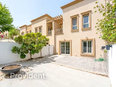 Upgraded | Middle Unit | Immaculate Condition
