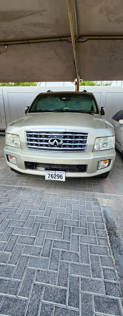 Infiniti QX56 2009 — photo 1 of 11