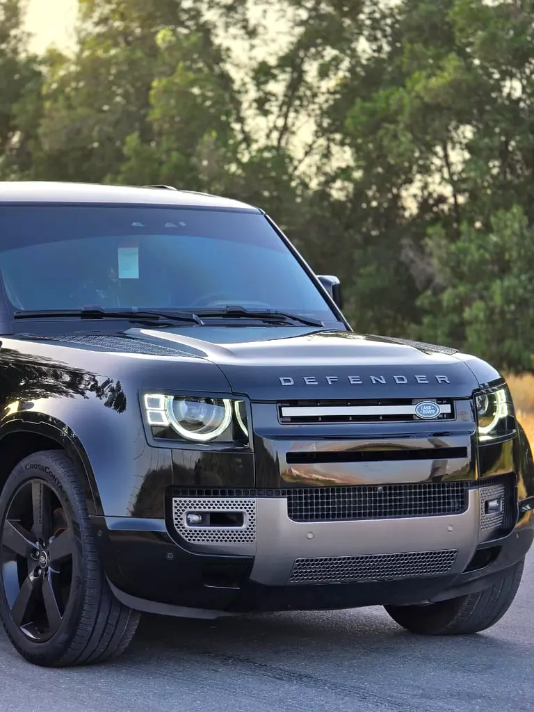 Land Rover Defender 2025