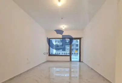 Modern Studio APT | Prime Area | 4 Parkings