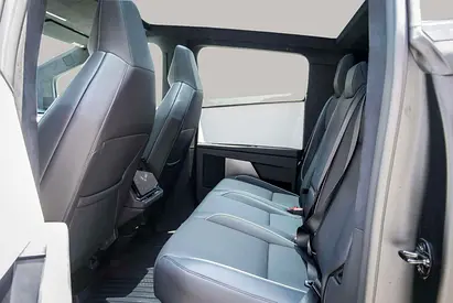 2024 Tesla CYBERTRUCK photo 12