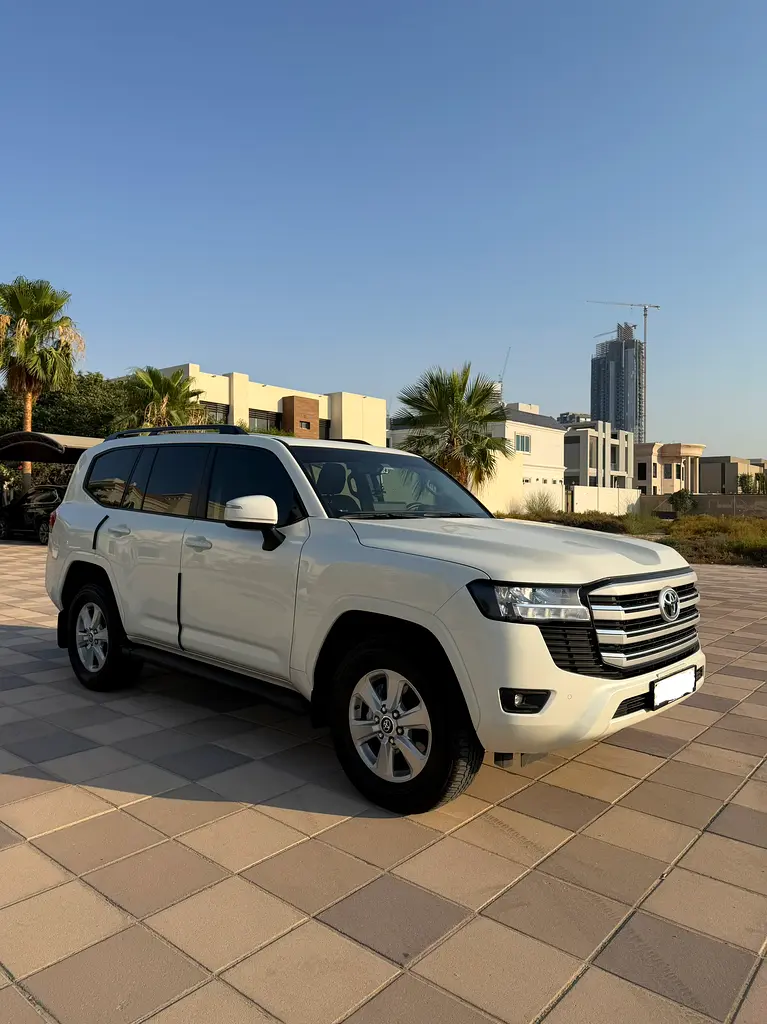 Toyota Land Cruiser 2024 — photo 1 of 16