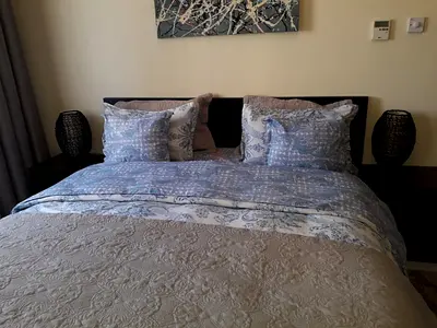 King full bed set. Excellent condition