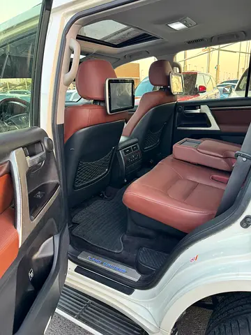 2016 Toyota LAND CRUISER — фото 10