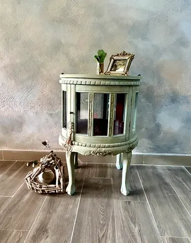 Vintage-style round display cabinet / bedside table in distressed white