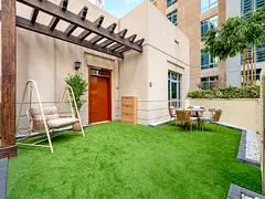 Luxury 1-bed with Private Garden Loft Bed in The Residences 1, Downtown