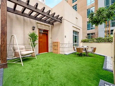Luxury 1-bed with Private Garden Loft Bed in The Residences 1, Downtown