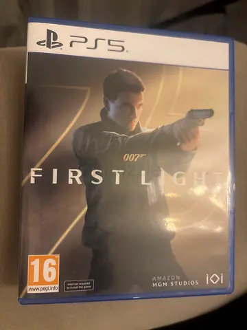 PS5 game - 007: First Light (James Bond) - Like new