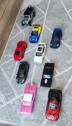 Iduvidually buyable Set of 10 legendary cool diecast 1:24 scale