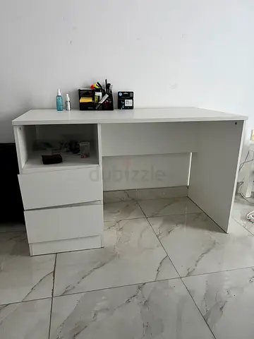 White modern study desk with drawers - good condition