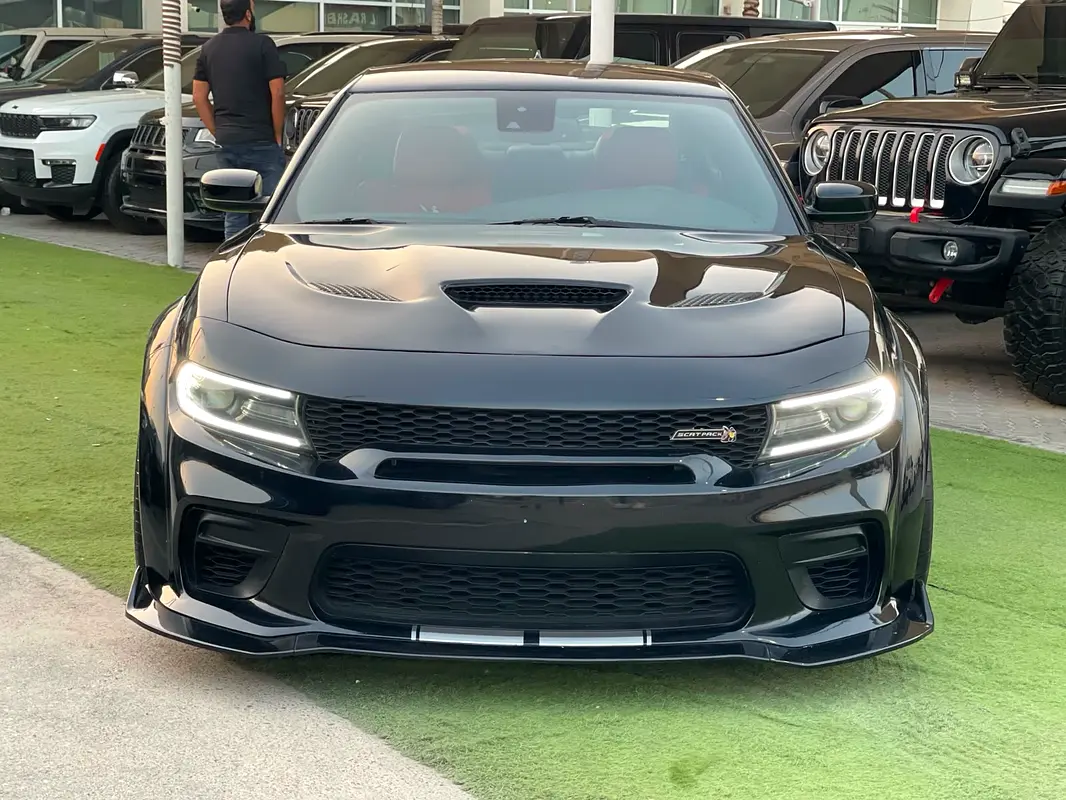 Dodge Charger 2022 — photo 1 of 20