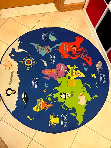 Round World Map Kids Play Rug - Good Condition