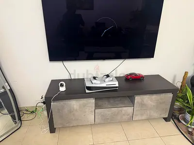 Selling coffee table and TV unit together.