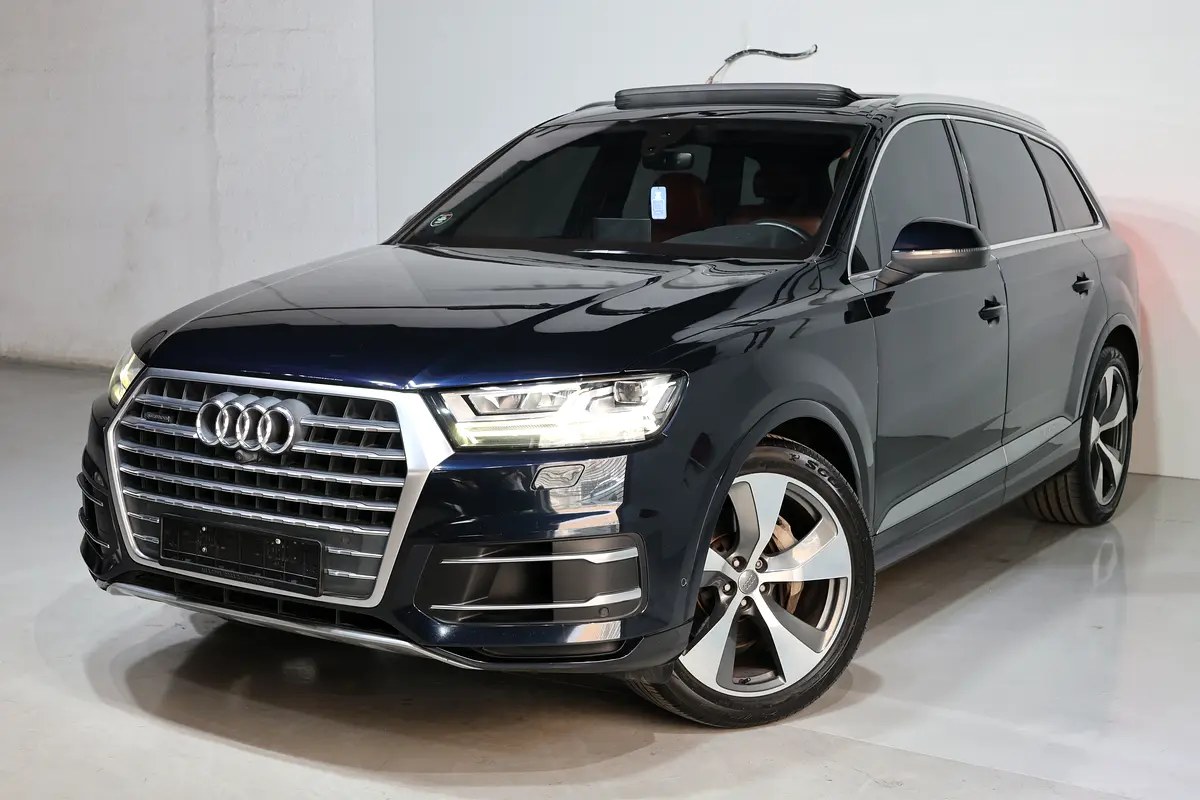 Audi Q7 2017 — photo 1 of 18