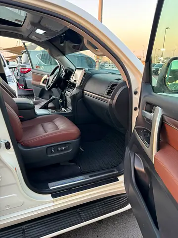 2016 Toyota LAND CRUISER — фото 12