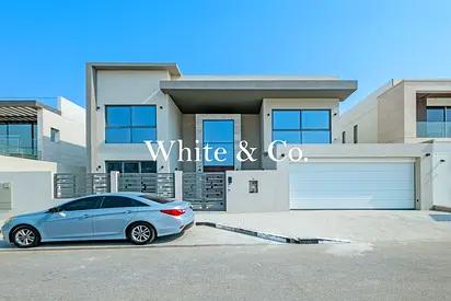 Single Row Unit | Large Layout | Elevator