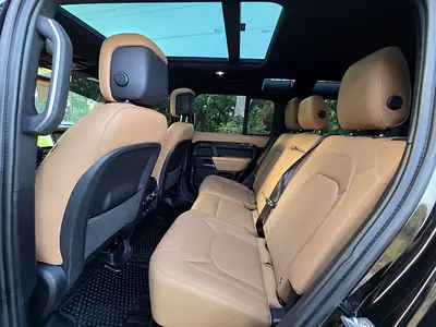 2025 LAND Rover DEFENDER thumbnail 16
