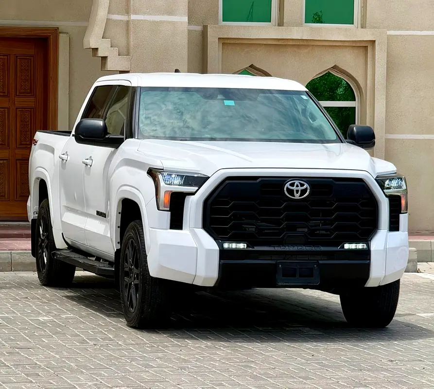 Toyota Tundra 2024 — photo 1 of 17