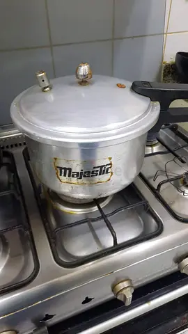 Majestix Heavy Duty Pressure Cooker (8Litre)