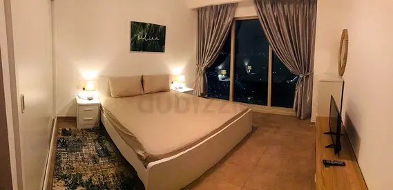 Room by the metro in difc