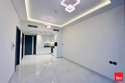 VACANT | Fitted Kitchen | High Floor | Bright