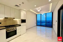 VACANT | Fitted Kitchen | High Floor | Bright
