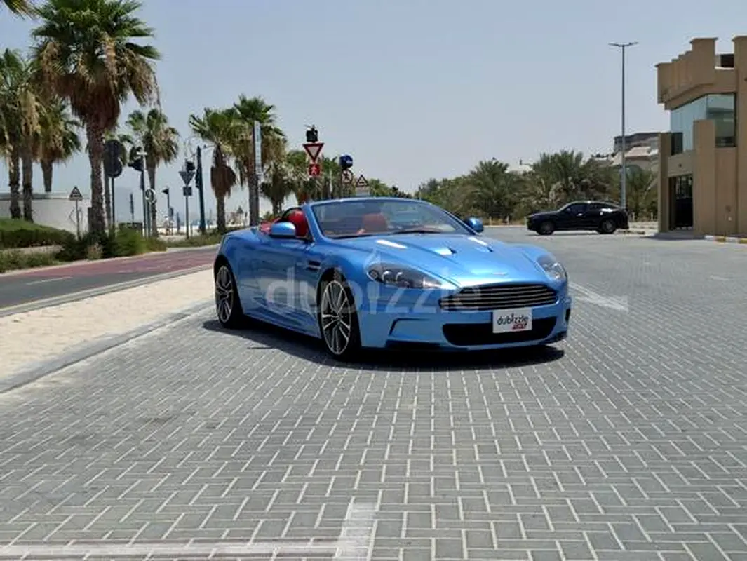 Aston Martin DBS 2011 — photo 1 of 20