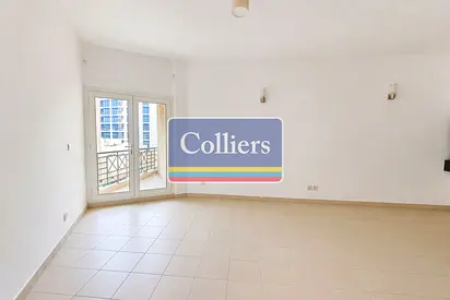 Stylish Home| Ready to Move In | Centre Residence