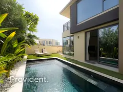Beautiful Corner Villa with Pool in Dubai Hills