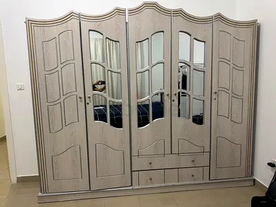 5-door mirrored wardrobe in light wood finish
