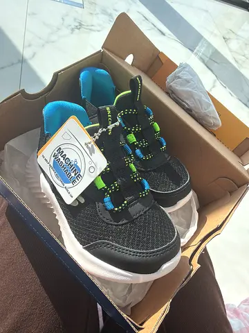 Sketchers shoes