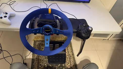 Logitech G29 Racing Wheel with Pedals and Gear Shifter - perfect Condition