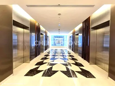 Vacant | Prime Location | 7 Parking