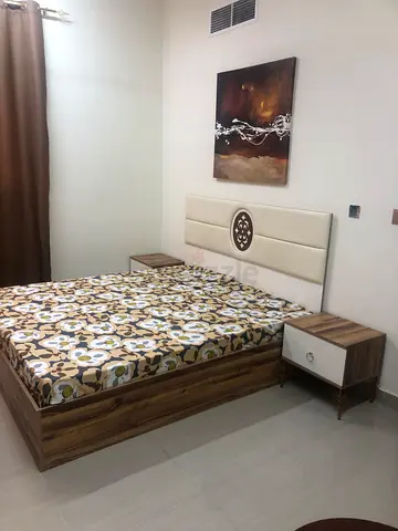Spacious master room for couple behind nesto hyper market Nahda 2 OPP to Rta bus stop