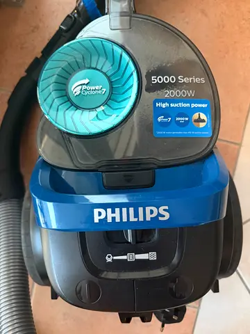 Philips 5000 Series Bagless Vacuum Cleaner 2000W - Excellent Condition