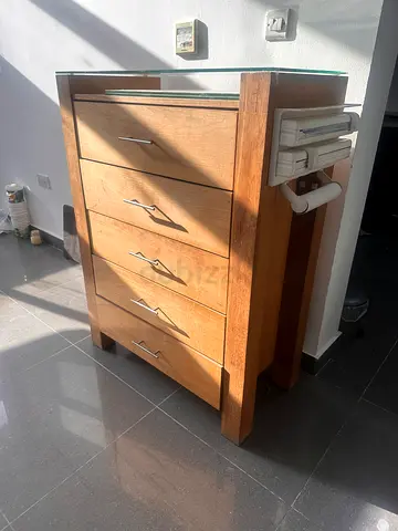 Solid wood chest of drawers with glass top - 5 drawers