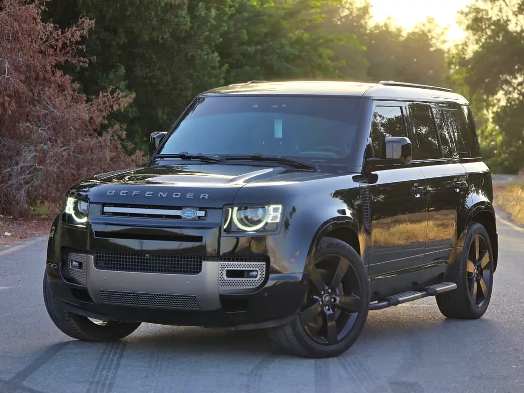Land Rover Defender 2025