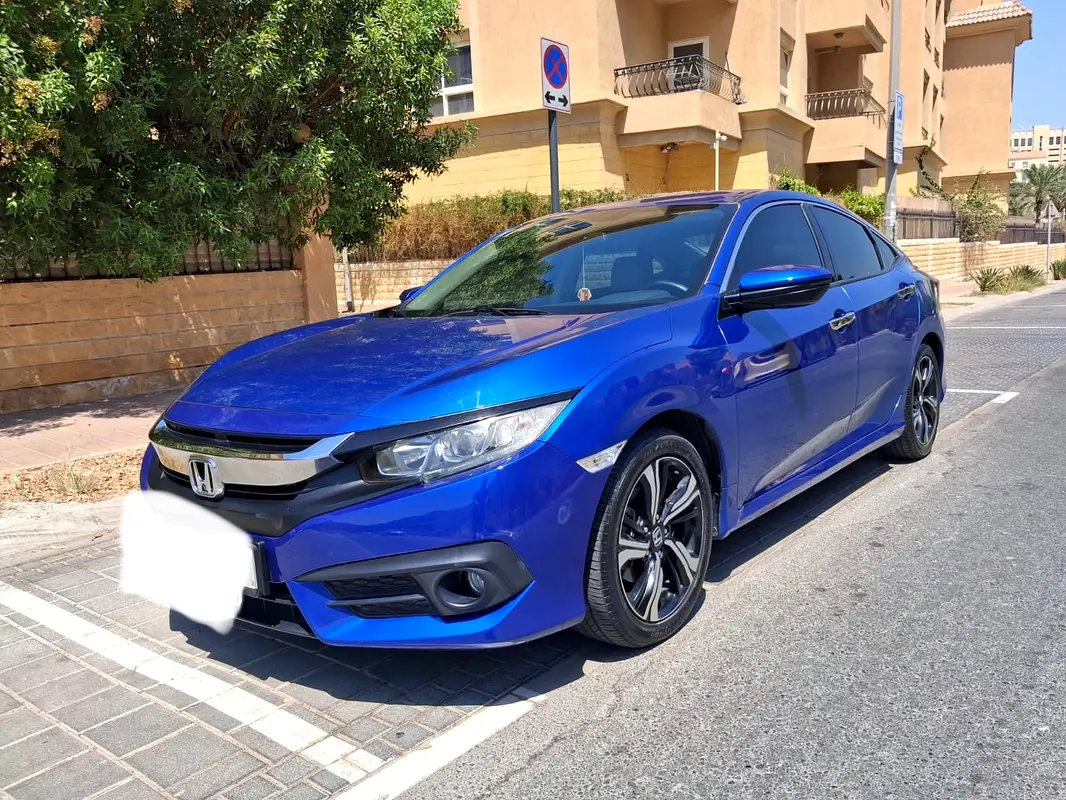 Honda Civic 2019 — photo 1 of 9